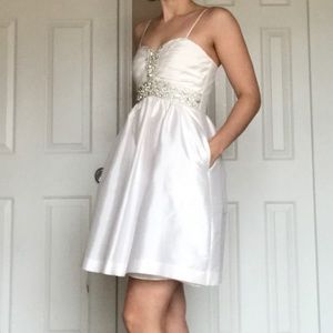 ⭐️💍Formal sweetheart beaded above knee dress